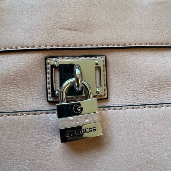 GUESS Tote Stye Handbag - Picture 12 of 16
